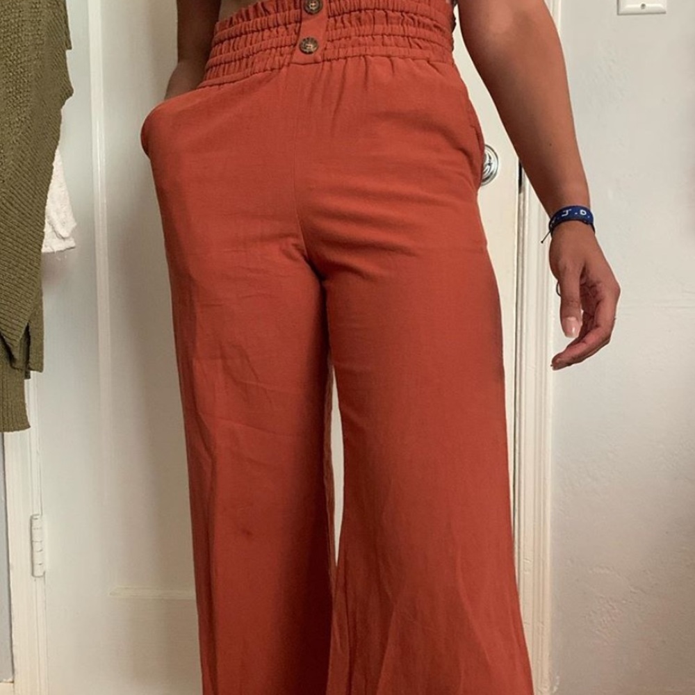 Orange loose pants (can be worn high waisted)
